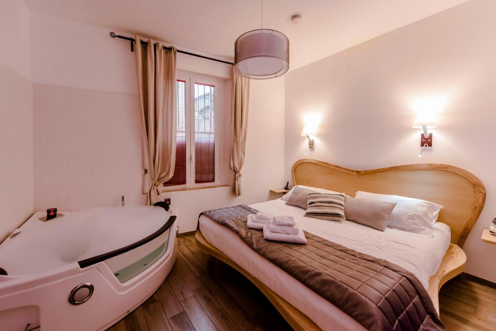 Flatinrome Trastevere Deluxe Rooms - Green Patio Kültér fotó