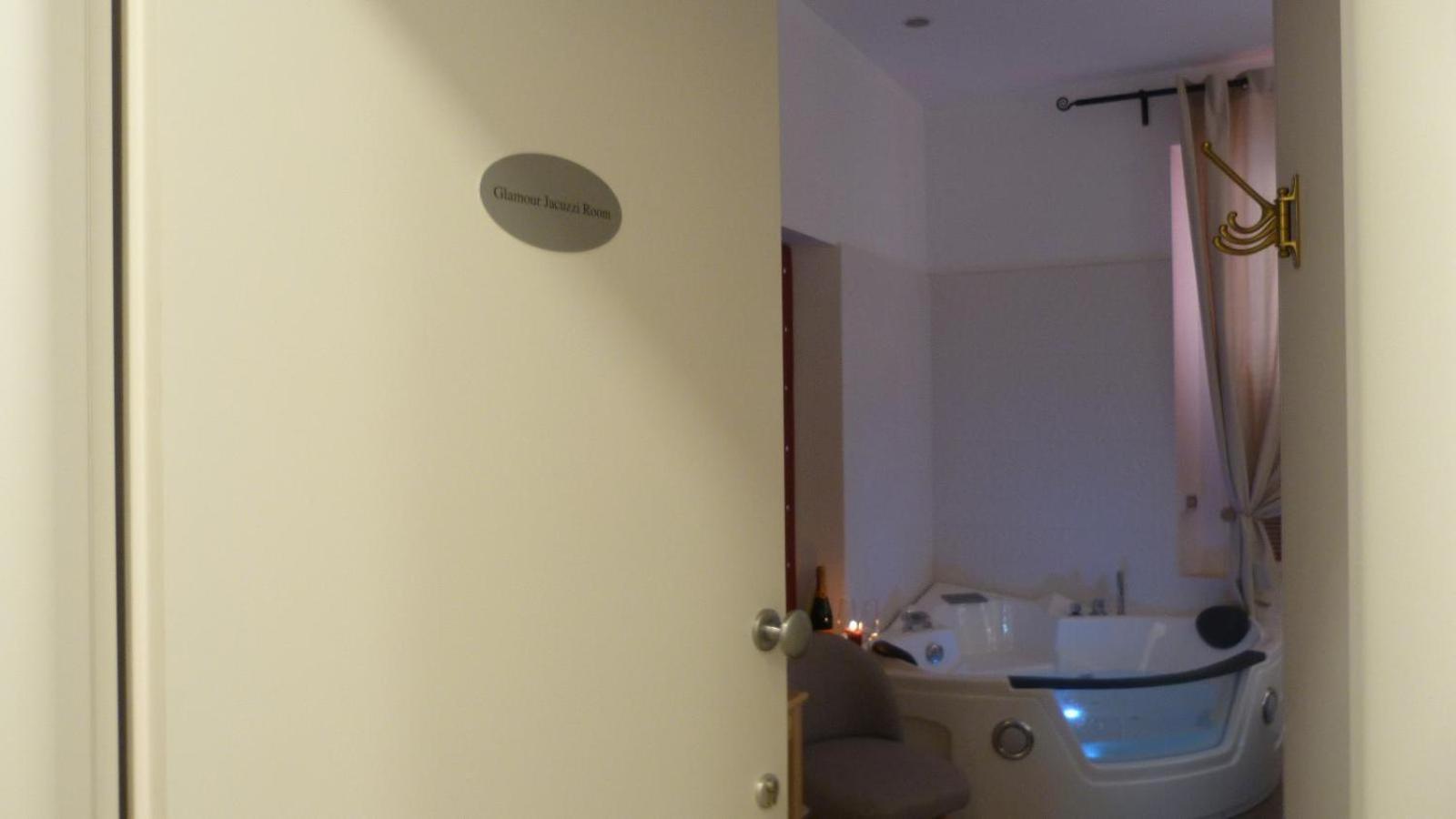 Flatinrome Trastevere Deluxe Rooms - Green Patio Kültér fotó