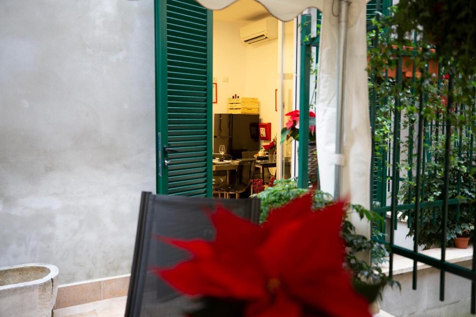 Flatinrome Trastevere Deluxe Rooms - Green Patio Kültér fotó