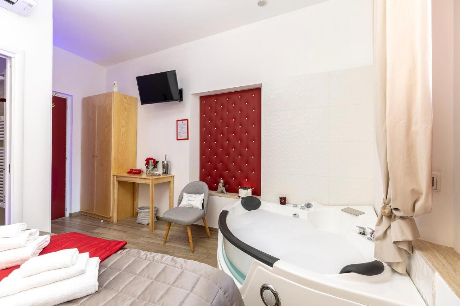 Flatinrome Trastevere Deluxe Rooms - Green Patio Kültér fotó