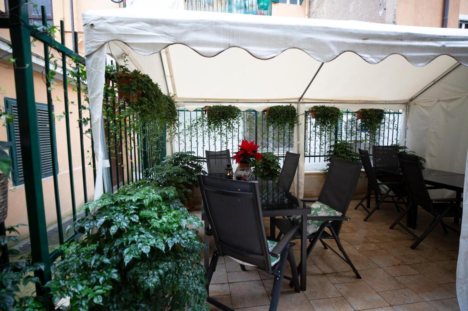 Flatinrome Trastevere Deluxe Rooms - Green Patio Kültér fotó