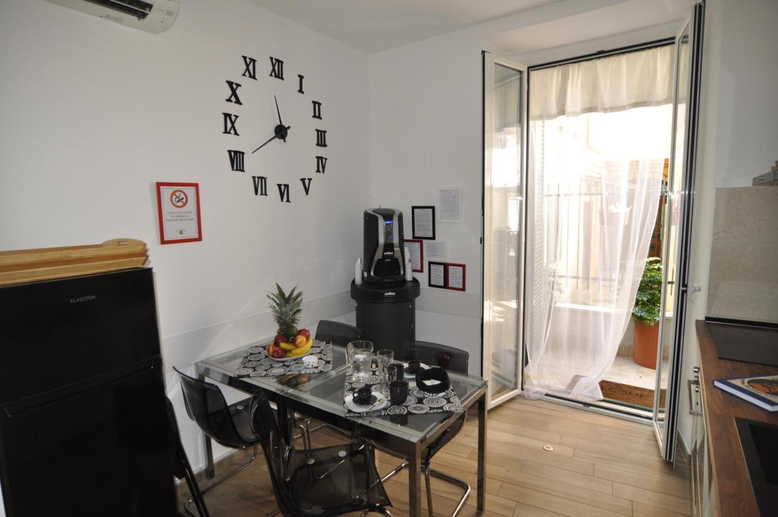 Flatinrome Trastevere Deluxe Rooms - Green Patio Kültér fotó