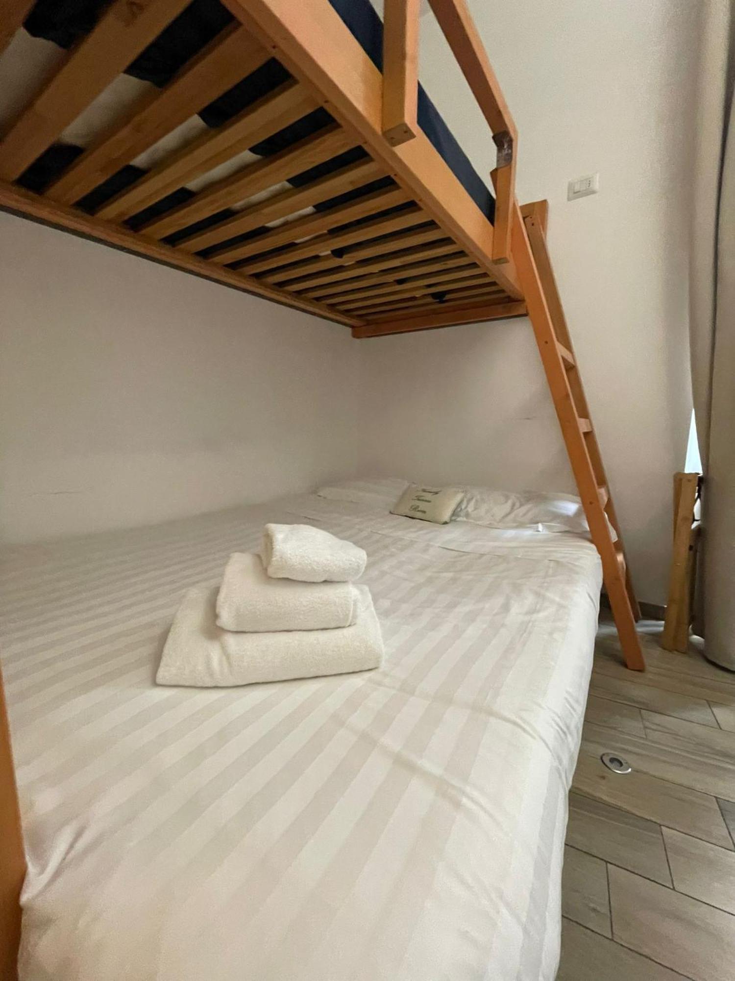 Flatinrome Trastevere Deluxe Rooms - Green Patio Kültér fotó