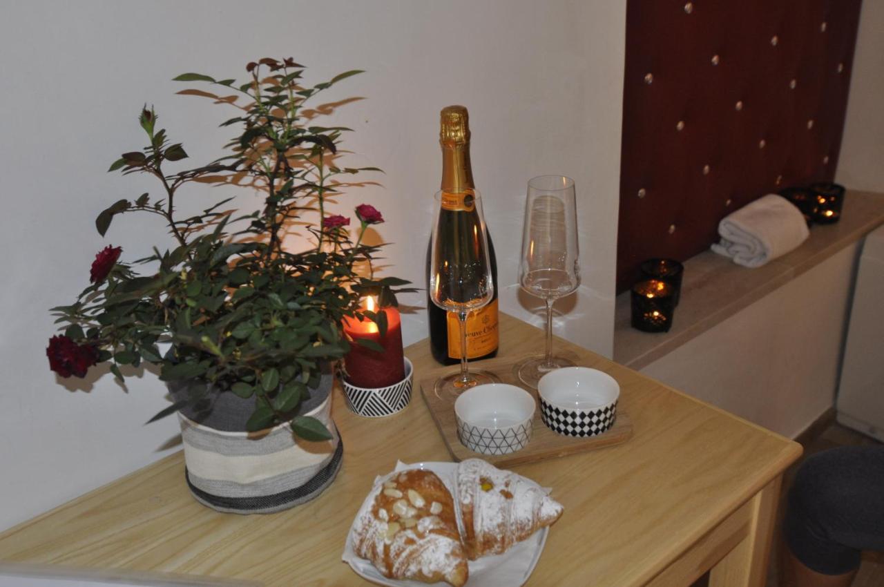 Flatinrome Trastevere Deluxe Rooms - Green Patio Kültér fotó