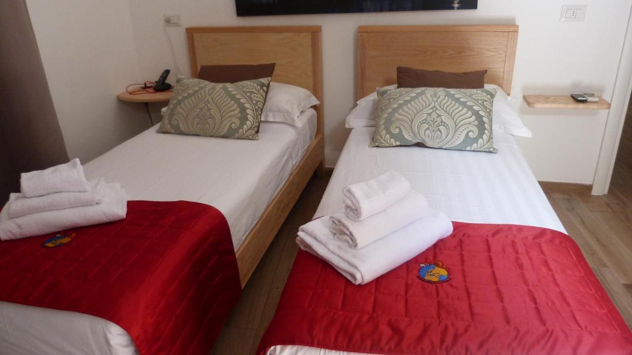 Flatinrome Trastevere Deluxe Rooms - Green Patio Kültér fotó